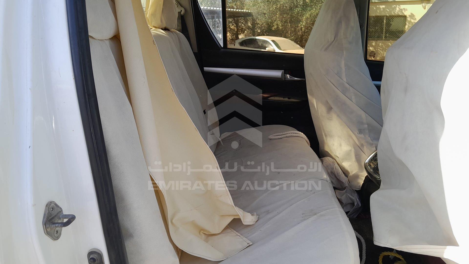 0 TOYOTA HILUX VIN: MR0HX8CD100881708