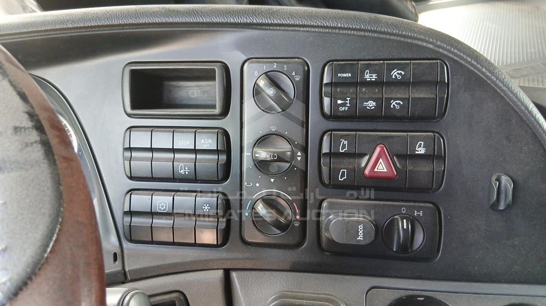 Mercedes 1844 — Entertainment Systems & Camera Monitor & Navigation — Photo 15