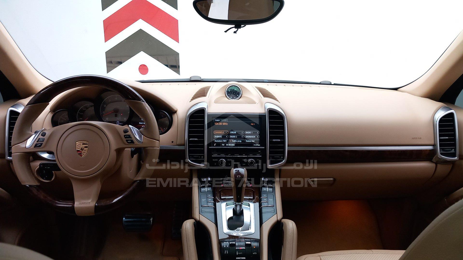 2013 PORSCHE CAYENNE VIN: WP1ZZZ92ZDLA83940
