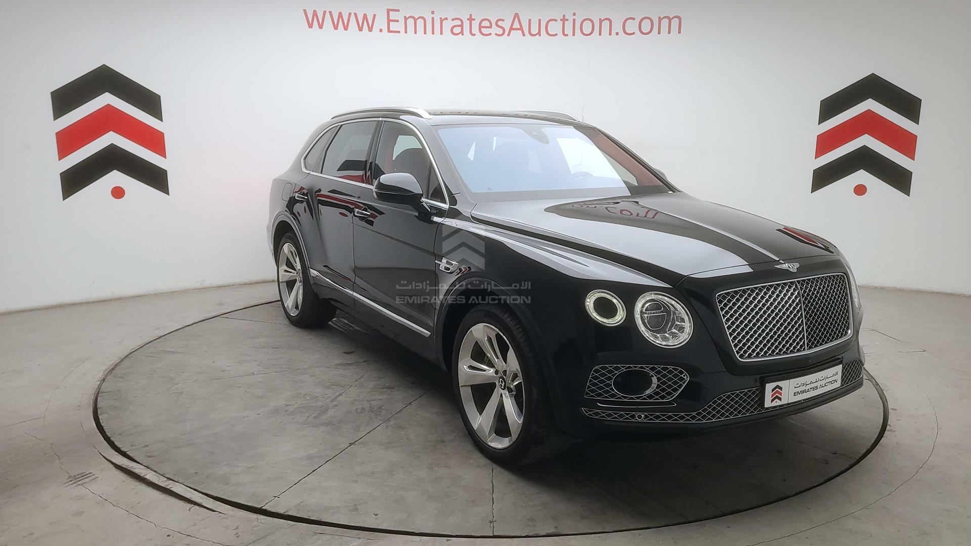2017 BENTLEY BENTAYGA VIN: SJAAB1ZV3HC016529