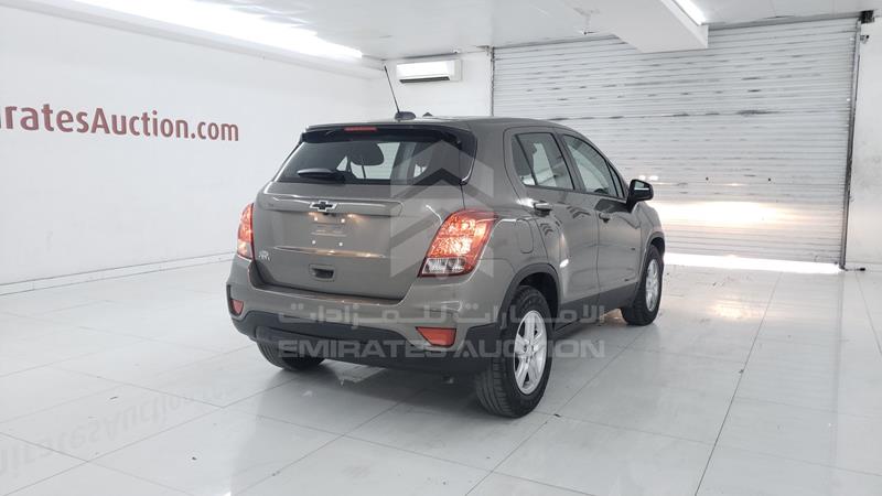 KL7CJKSB3LB353620 Auction: EmiratesAuction Lot: 409549 KL7CJKSB3LB353620 Chevrolet Trax 2020 BROWN Photo 8