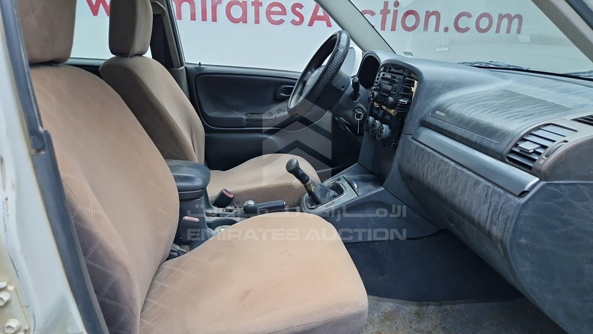 2004 SUZUKI GRAND VITARA VIN: JS3TD62V844104927