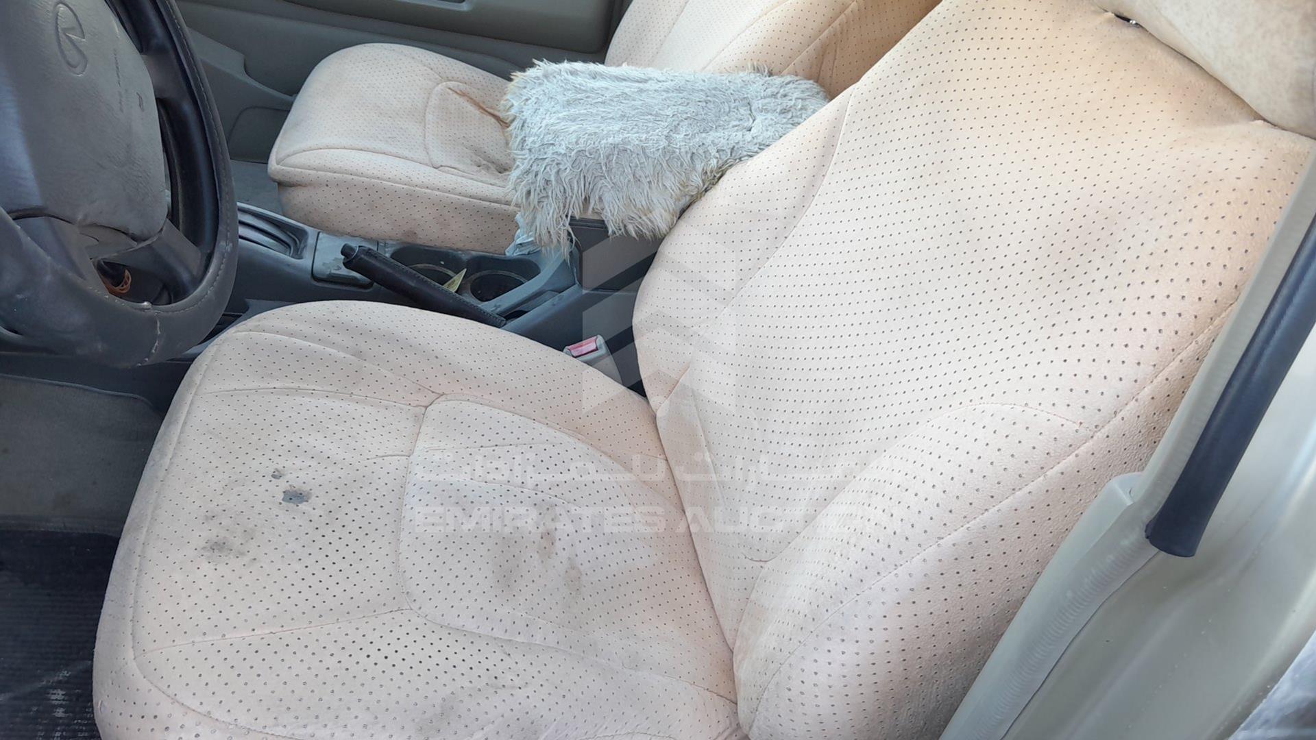 1998 INFINITI QX4 VIN: JNRAR05Y7WW030384