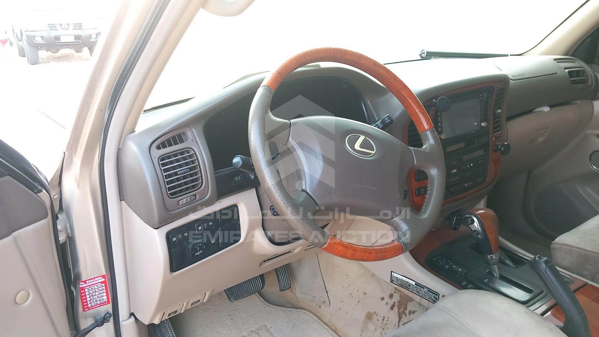 2001 LEXUS LX 470 VIN: JTJHT00W913508303