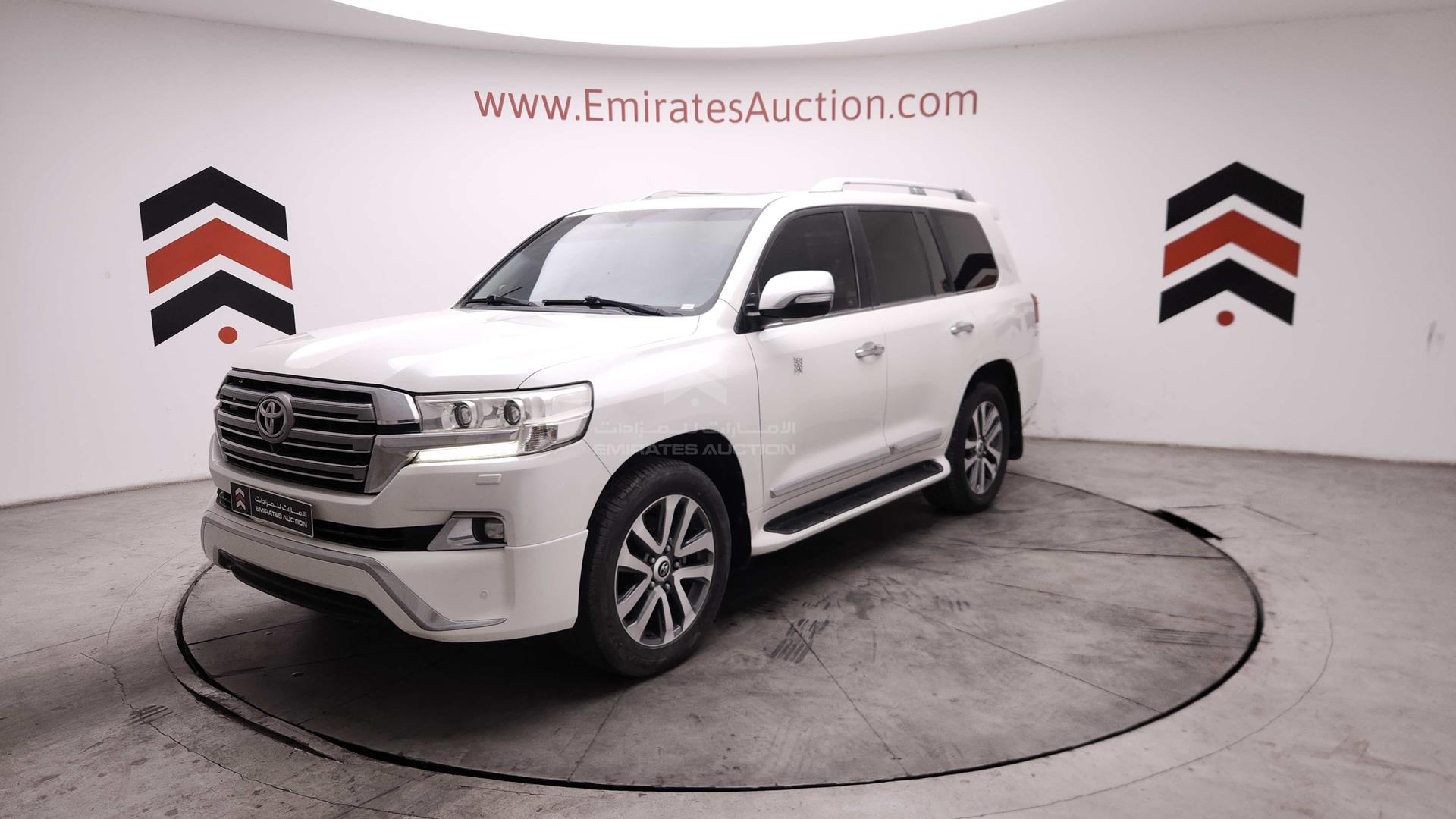 2016 TOYOTA LAND CRUISER VIN: JTMHX05J1G4109165