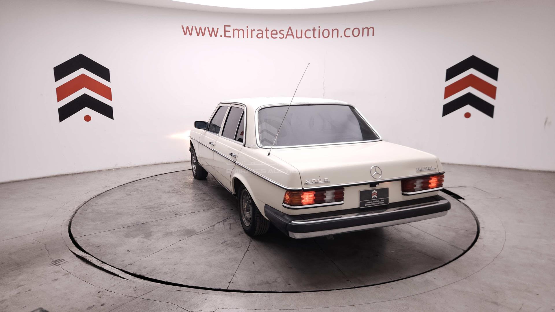 1980 MERCEDES D 300 VIN: WDB12313012183975