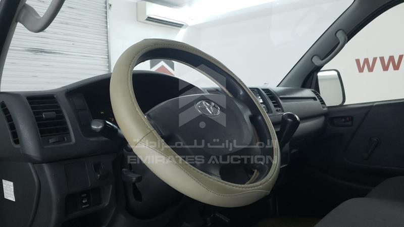 JTFHX02P0G0106555 Auction: EmiratesAuction Lot: 406209 JTFHX02P0G0106555 Toyota Hiace 2016 WHITE Photo 11