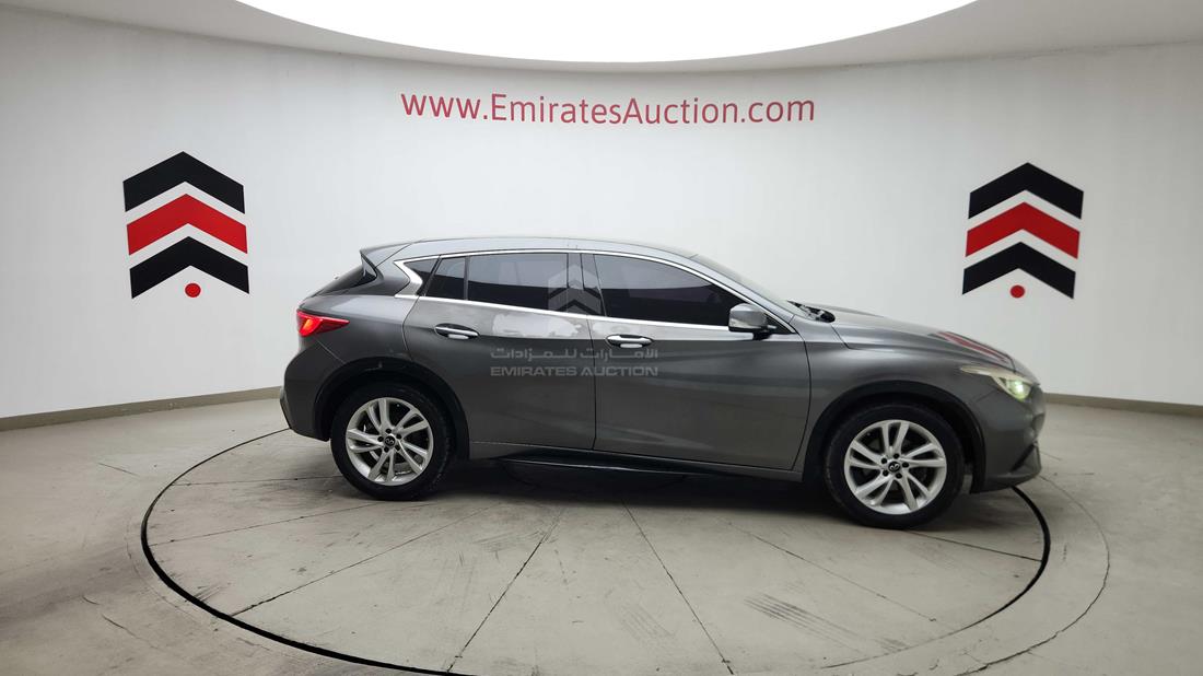 2017 Infiniti QX 30 — Right Full View — Photo 39