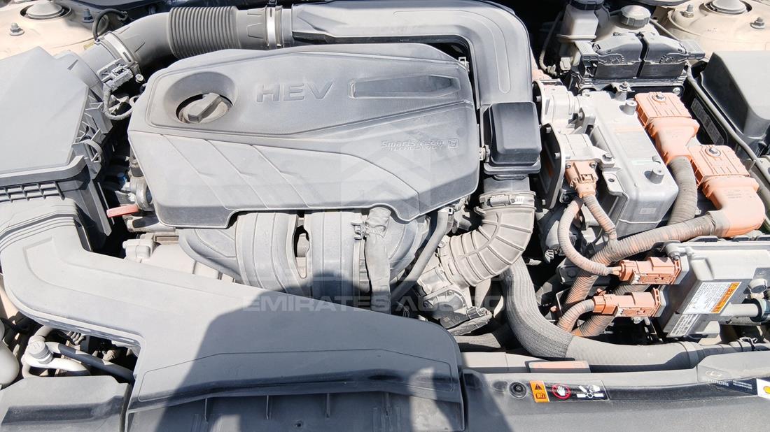 2021 Hyundai Sonata Hybrid — Engine Bay — Photo 30