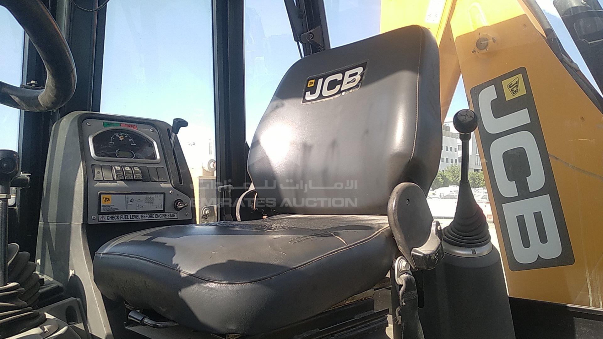 2015 JCB 3DX VIN: HAR3DXSSC01888501