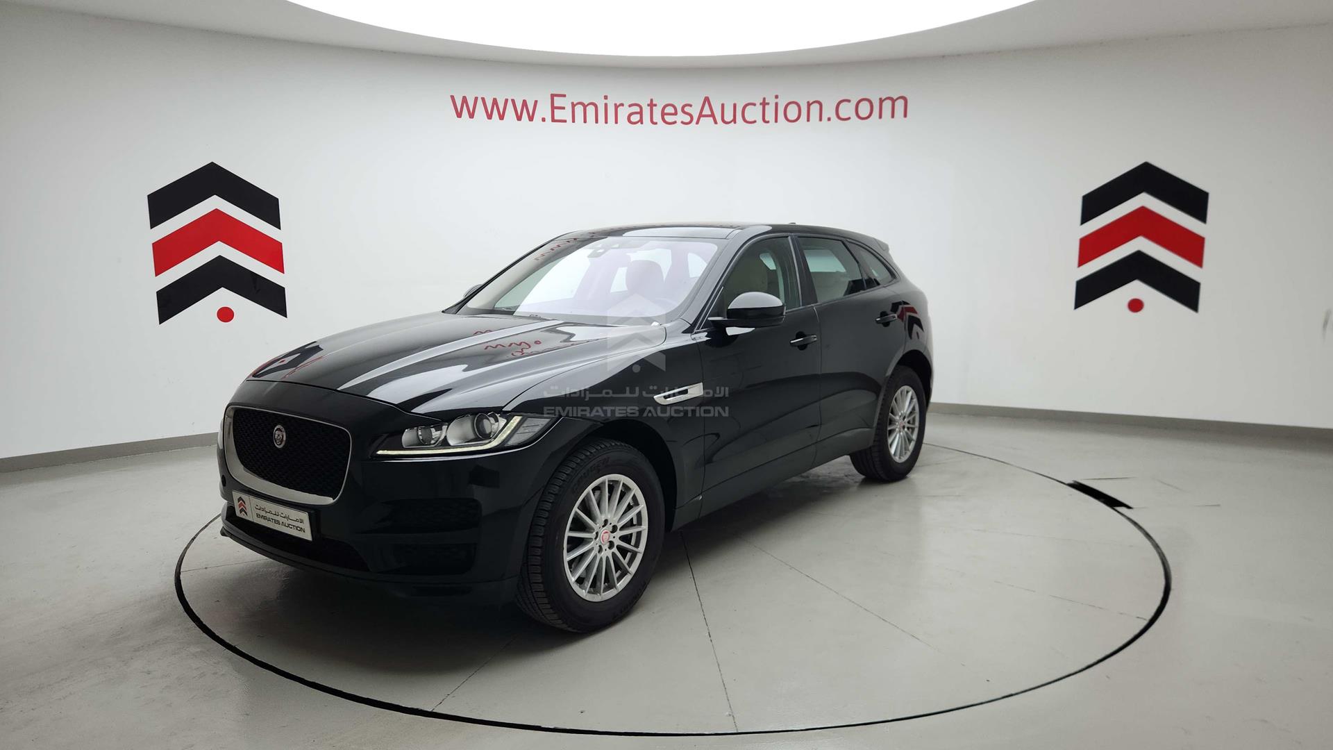 2017 JAGUAR F-PACE VIN: SADCA2BV1HA055730