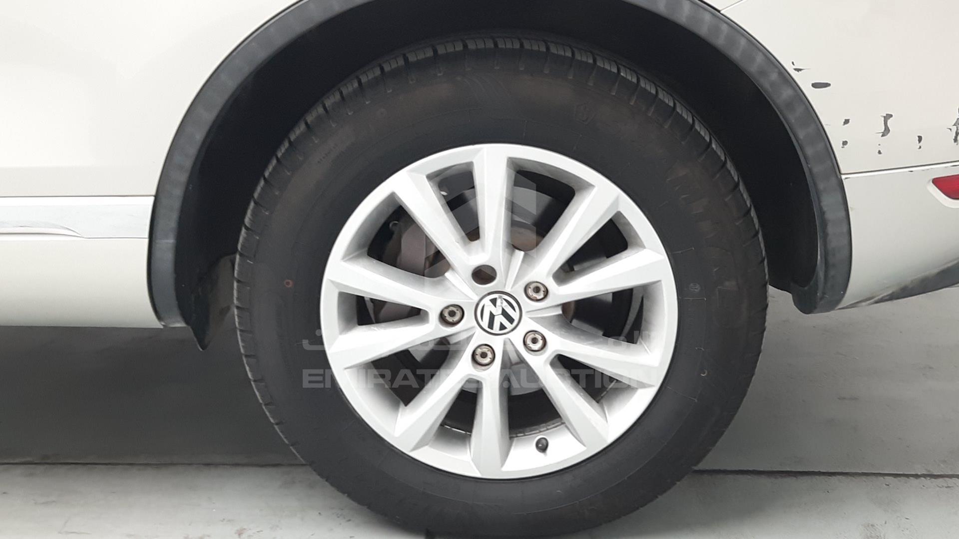 2014 VOLKSWAGEN TOUAREG VIN: WVGBC2BPXED006549