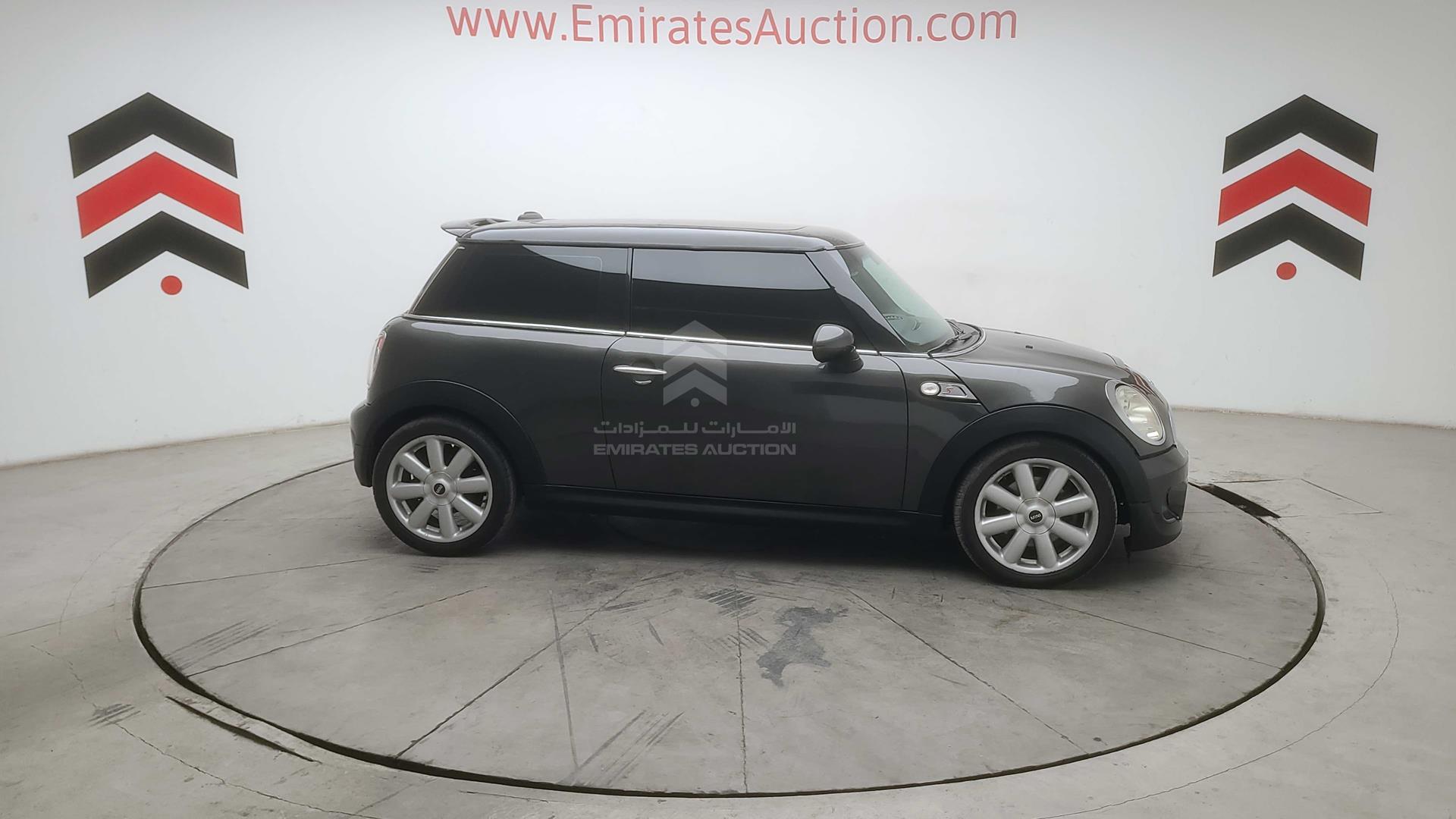 2011 MINI COOPER S VIN: WMWSV3107BTY67162