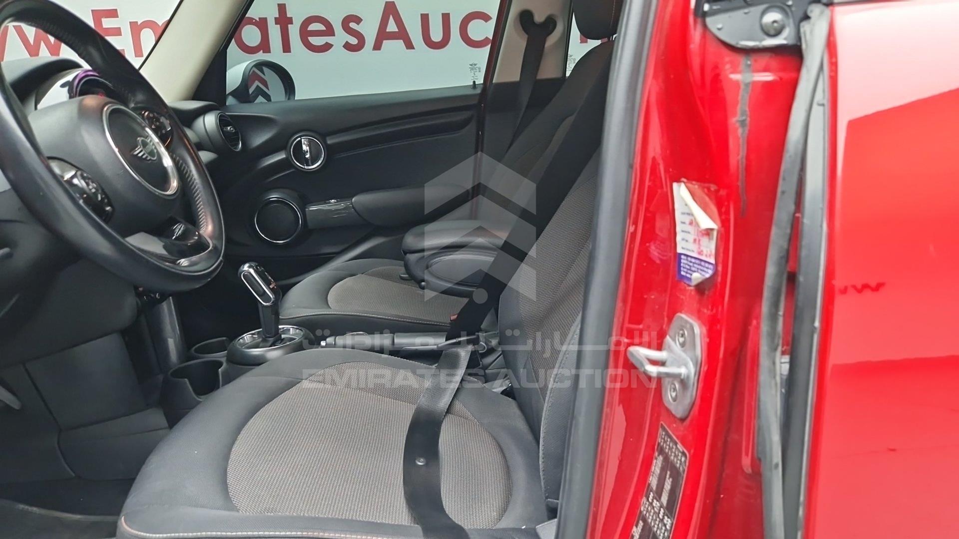 2019 MINI COOPER VIN: WMWXU7A09KTM90284