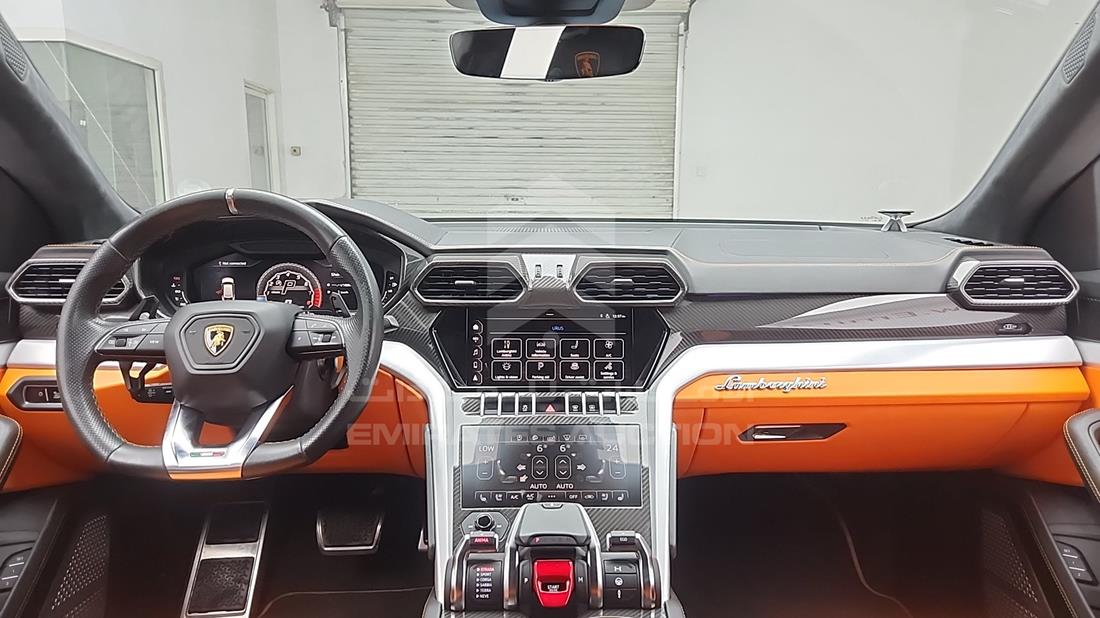 2021 Lamborghini Urus — Full Dashboard View — Photo 18