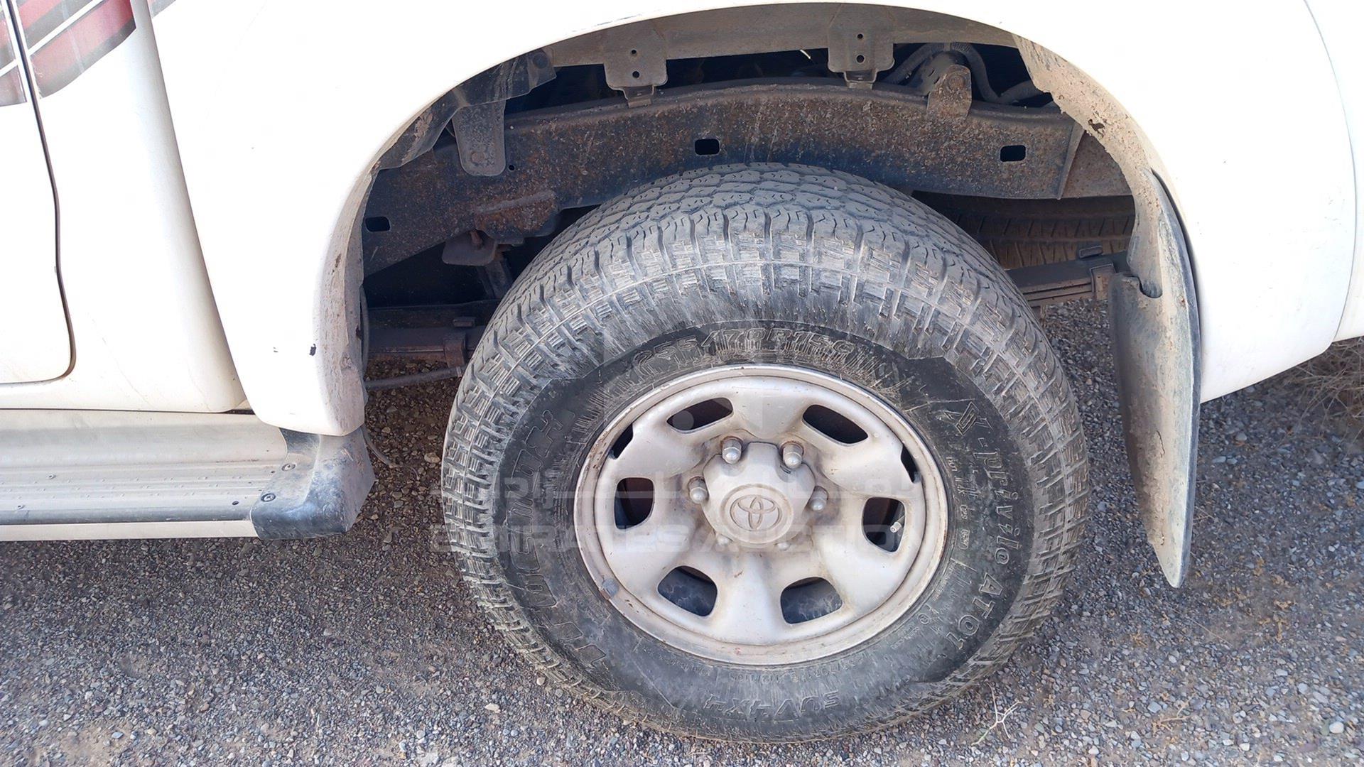 2013 TOYOTA HILUX VIN: MR0FX22G9D1367573