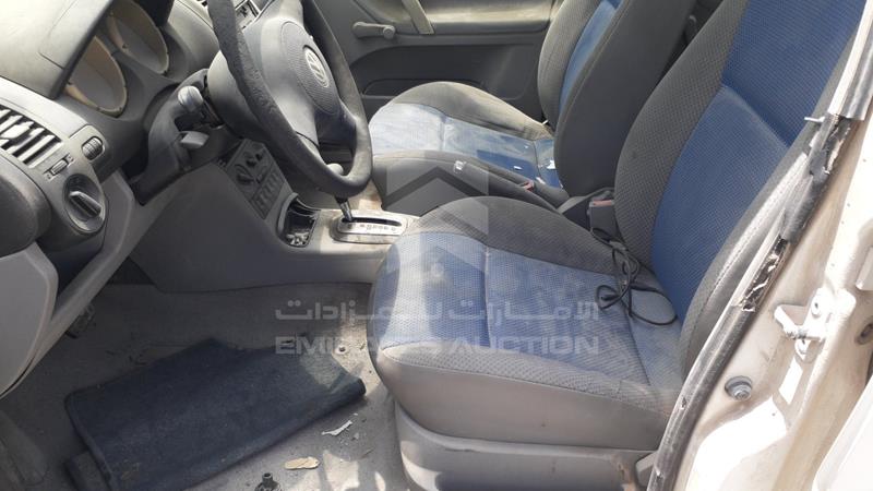 VIN: WVWZZZ6NZ1Y117292 Auction: EmiratesAuction Lot: 344058 WVWZZZ6NZ1Y117292 Volkswagen Polo 2001 WHITE Photo 11