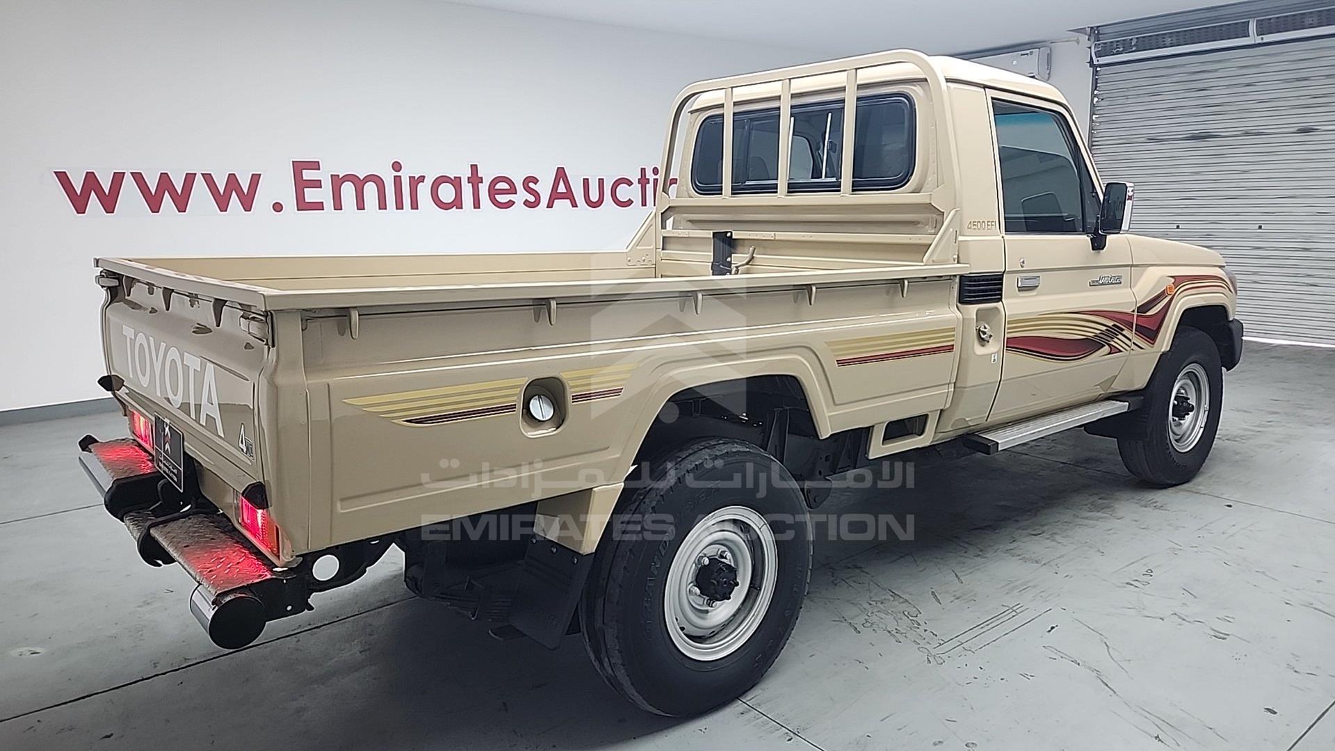 2009 TOYOTA LAND CRUISER VIN: JTFLJ73J196052911