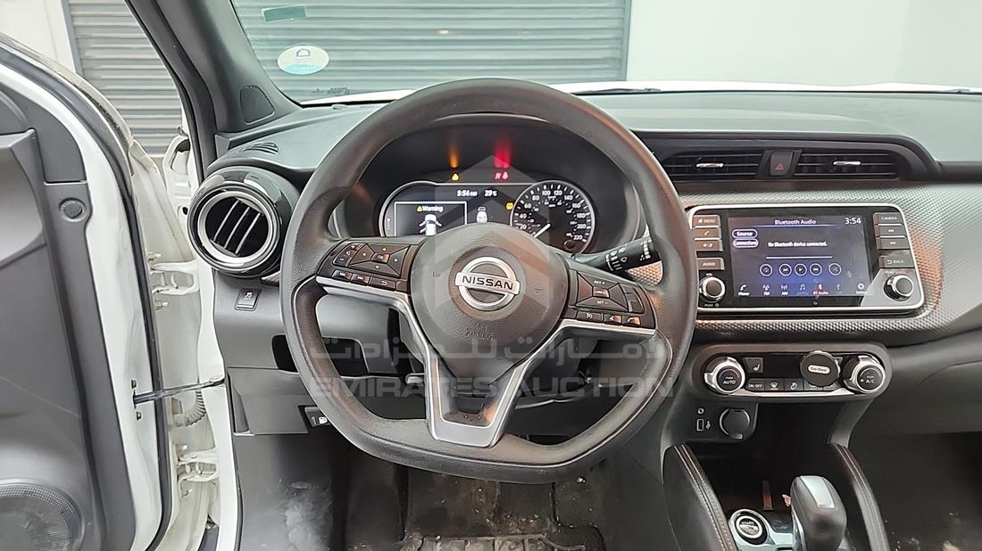 2019 Nissan Kicks — Steering & Mounted Controls — Photo 15