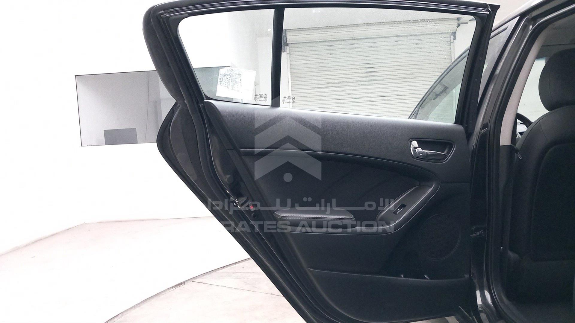 2016 KIA CERATO VIN: KNAFZ511XG5534427