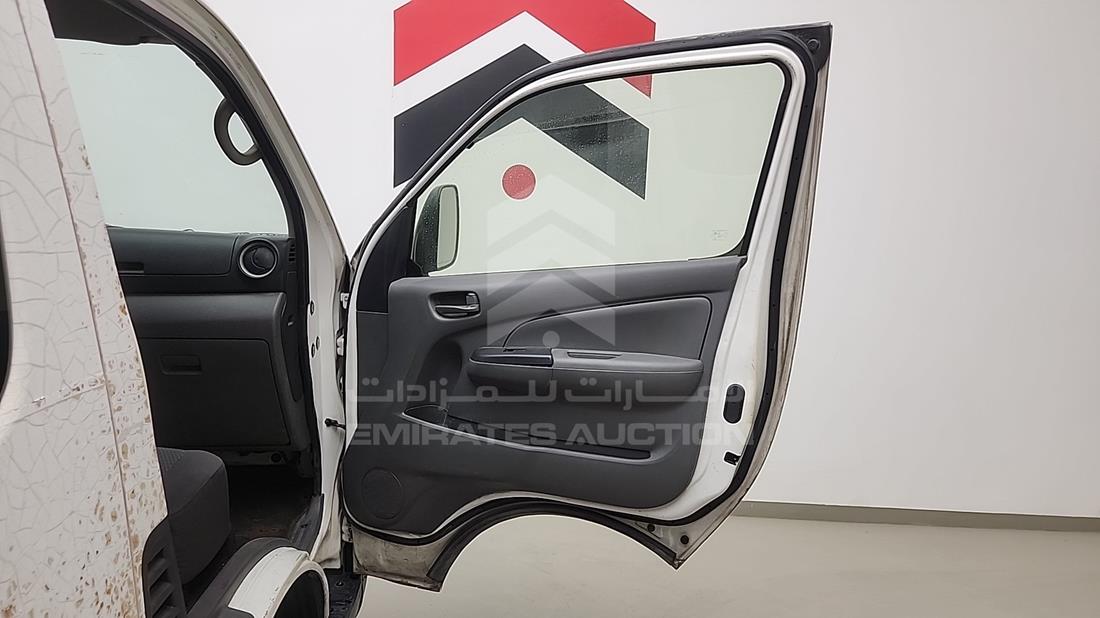 2015 Nissan Urvan — Front Right Door — Photo 19