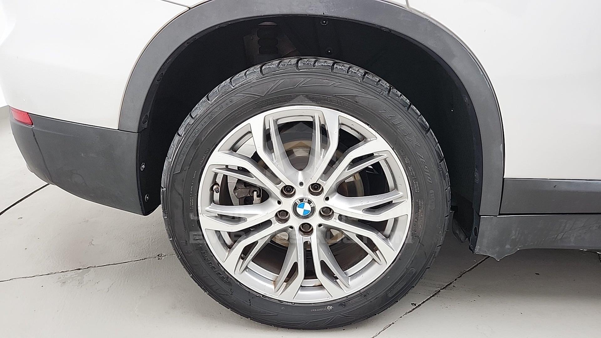 2018 BMW X1 VIN: WBAJG3106JEE24237