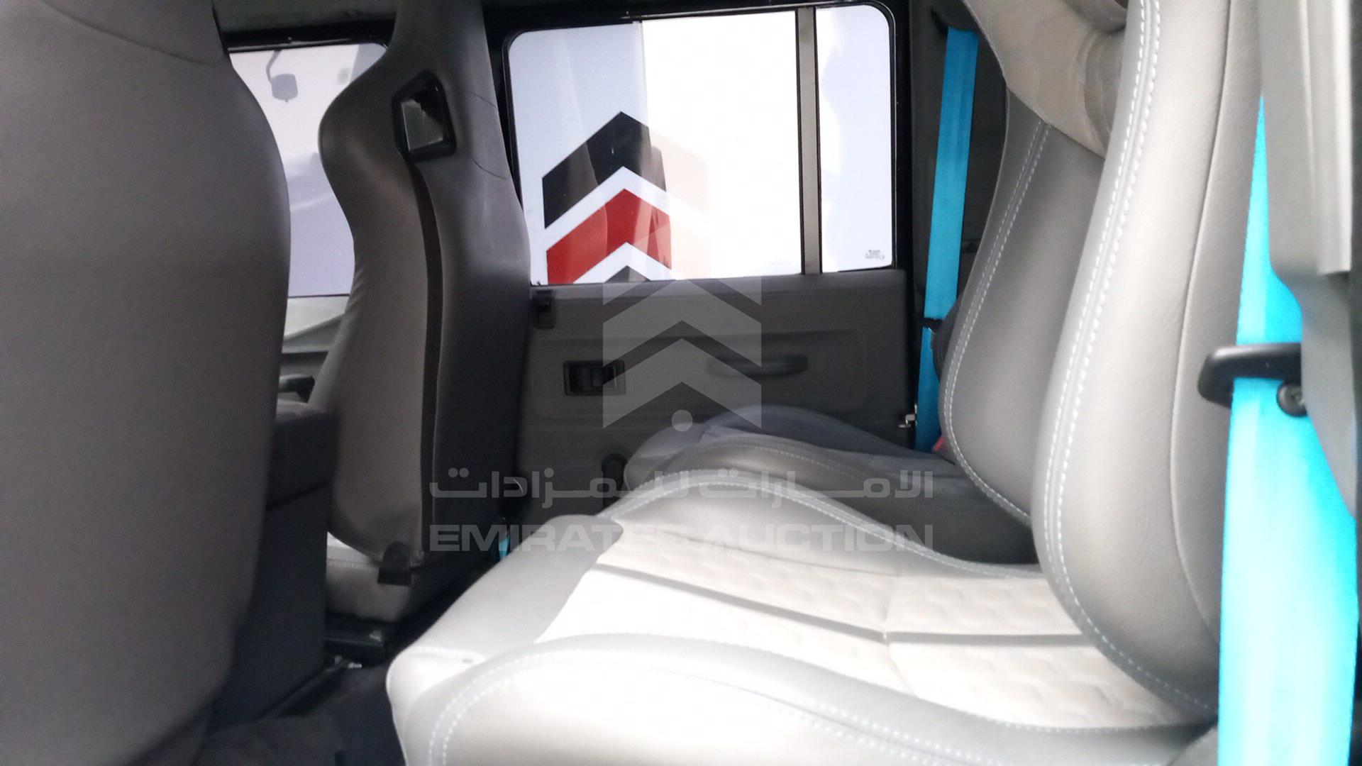 2013 LAND ROVER DEFENDER VIN: SALLDHMR8DA441729