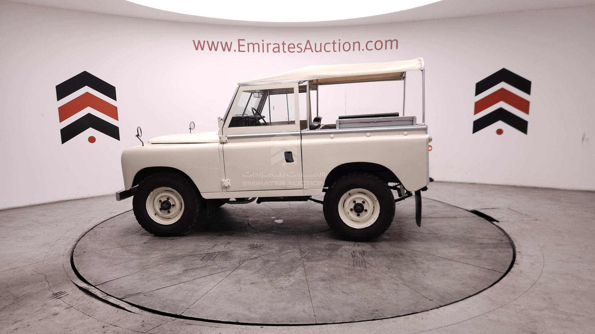 1982 LAND ROVER --- VIN: SALLBABH2AA128907