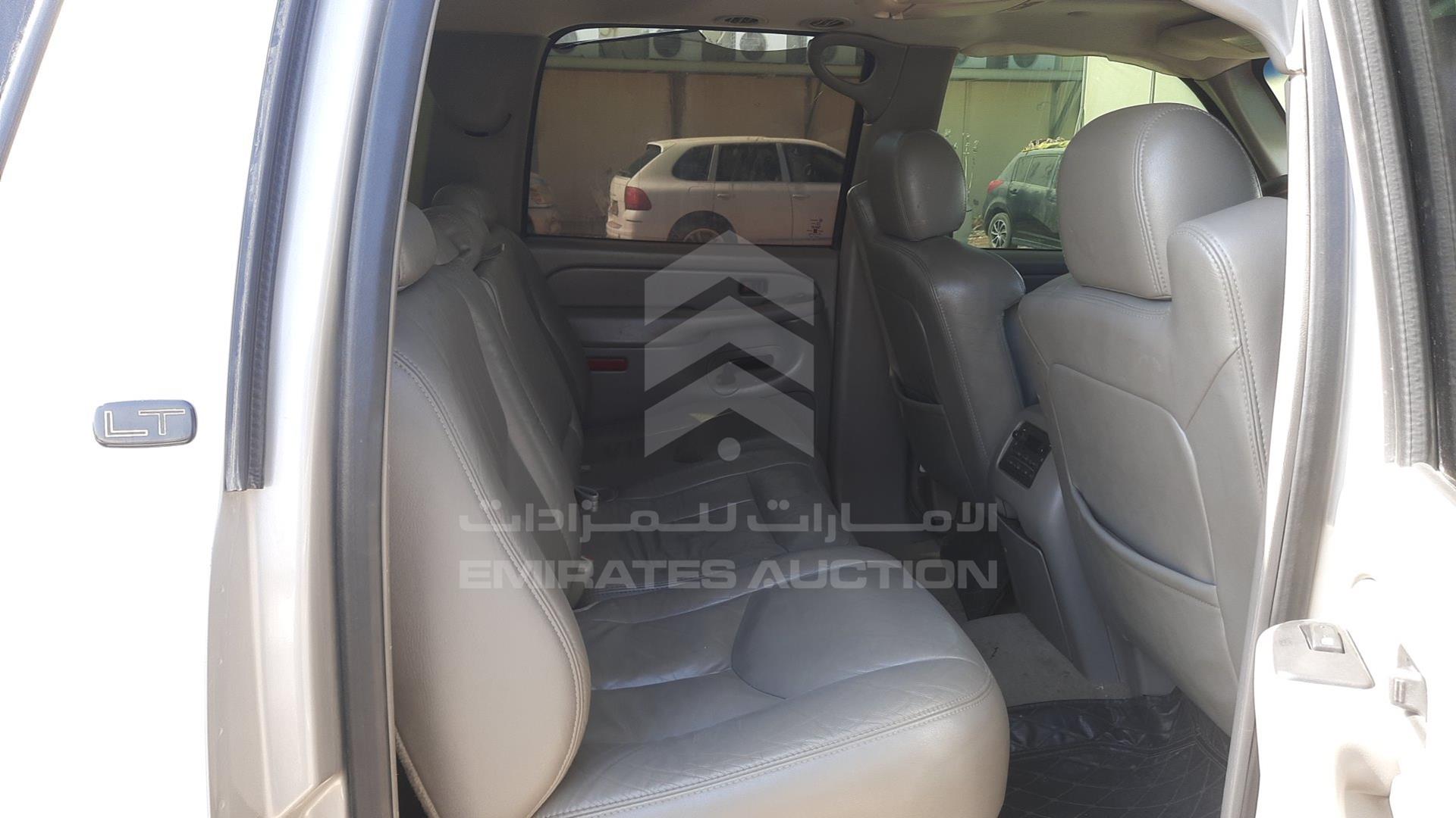 2004 CHEVROLET SUBURBAN VIN: 1GNFK16T44J145013