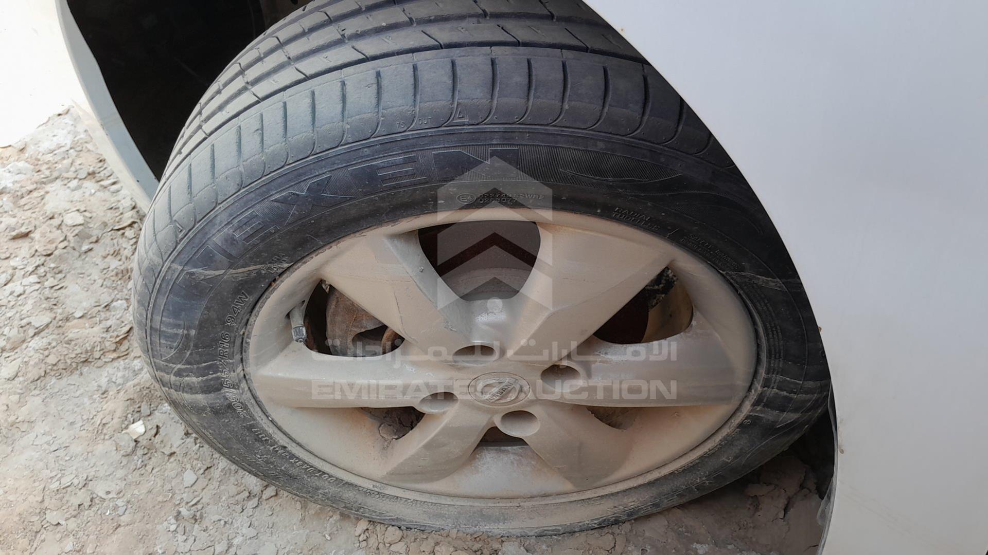 2011 NISSAN TIIDA VIN: 3N1BC1C85BL364821