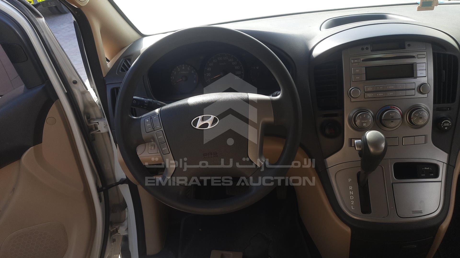 2016 HYUNDAI H1 VIN: KMJWA37R8GU761238