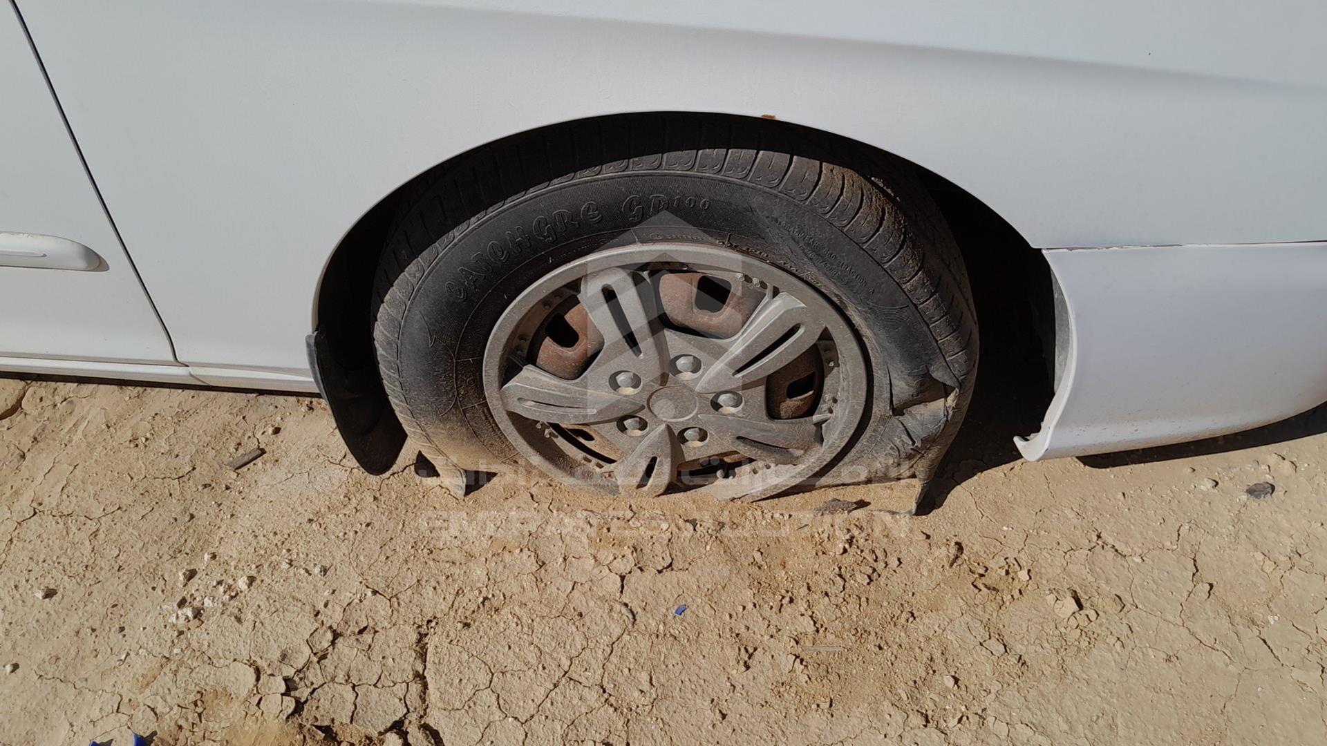 2000 HYUNDAI SONATA VIN: KMHEM41BPYA264462