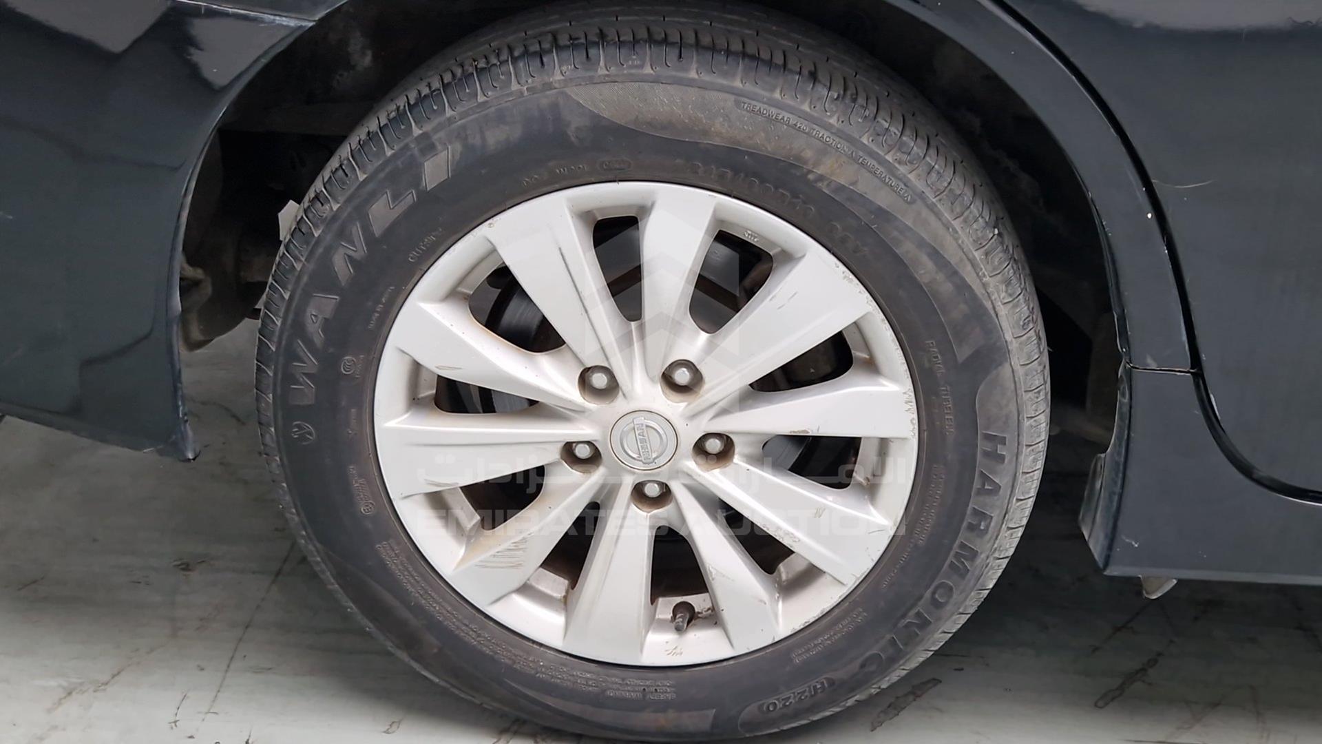 2017 NISSAN TEANA VIN: LGBF5AE01HR305842