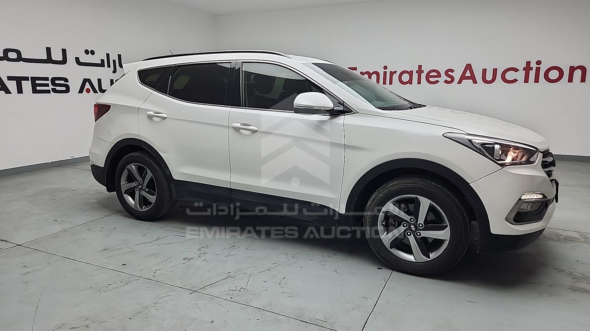2017 HYUNDAI SANTA FE VIN: KMHST81CXHU647299