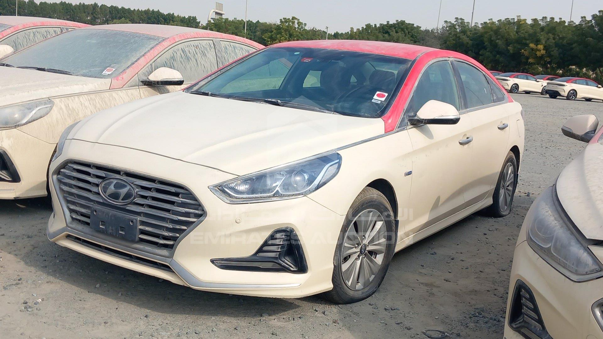 2018 HYUNDAI SONATA VIN: KMHE24137JA082090