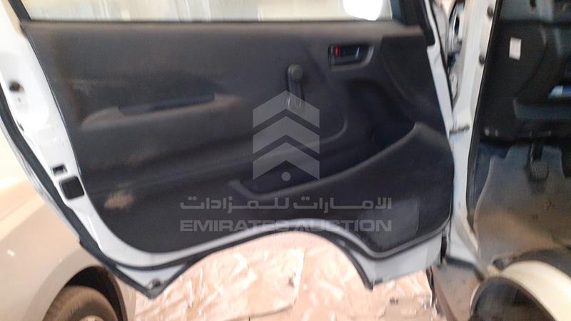JTGJX02P1E0061717 Auction: EmiratesAuction Lot: 409501 JTGJX02P1E0061717 Toyota Hiace 2014 WHITE Photo 9