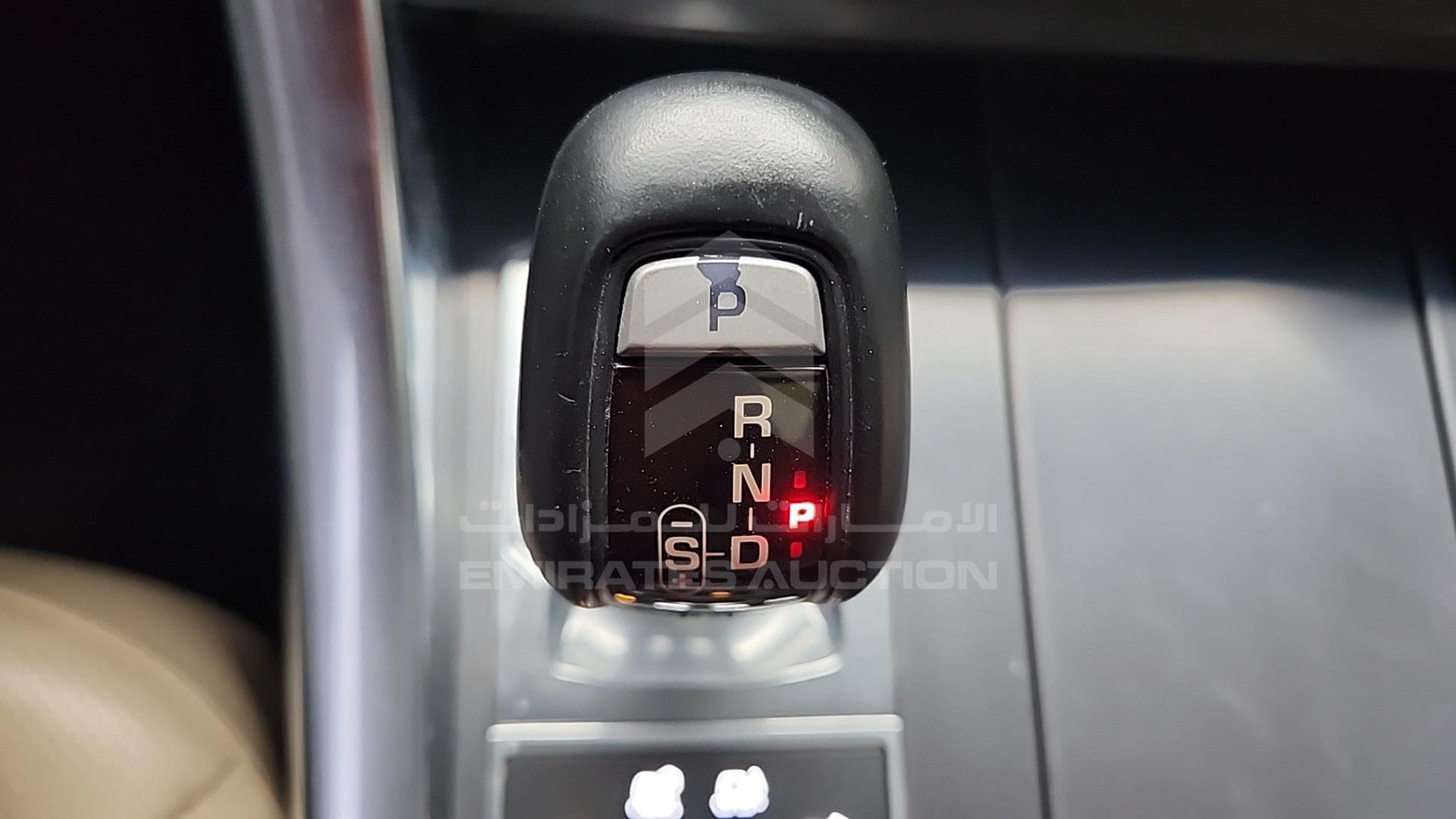 2017 RANGE ROVER SPORT VIN: SALWA2FV9HA672563