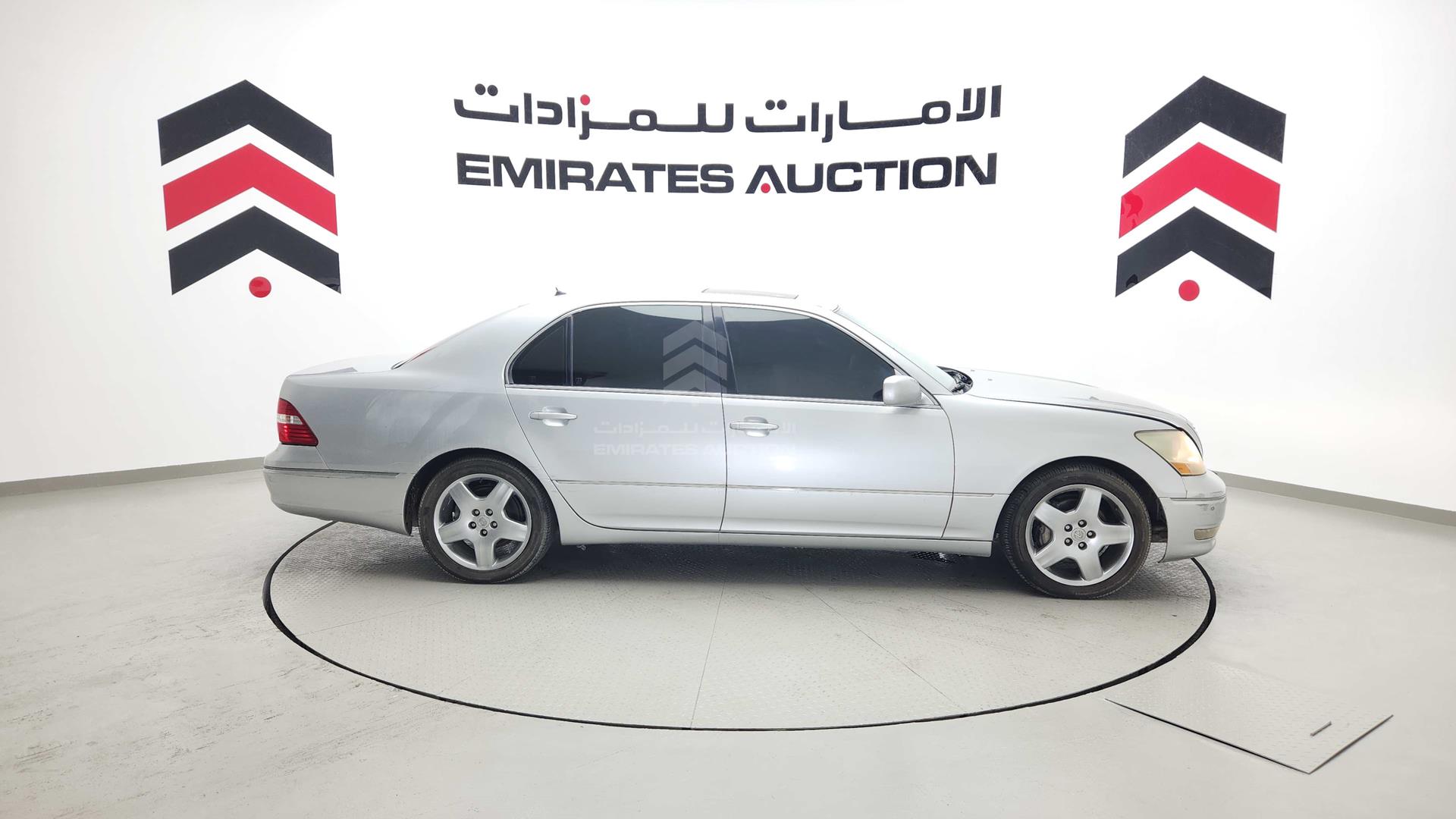 2004 LEXUS LS 430 VIN: JTHBN36F740127825