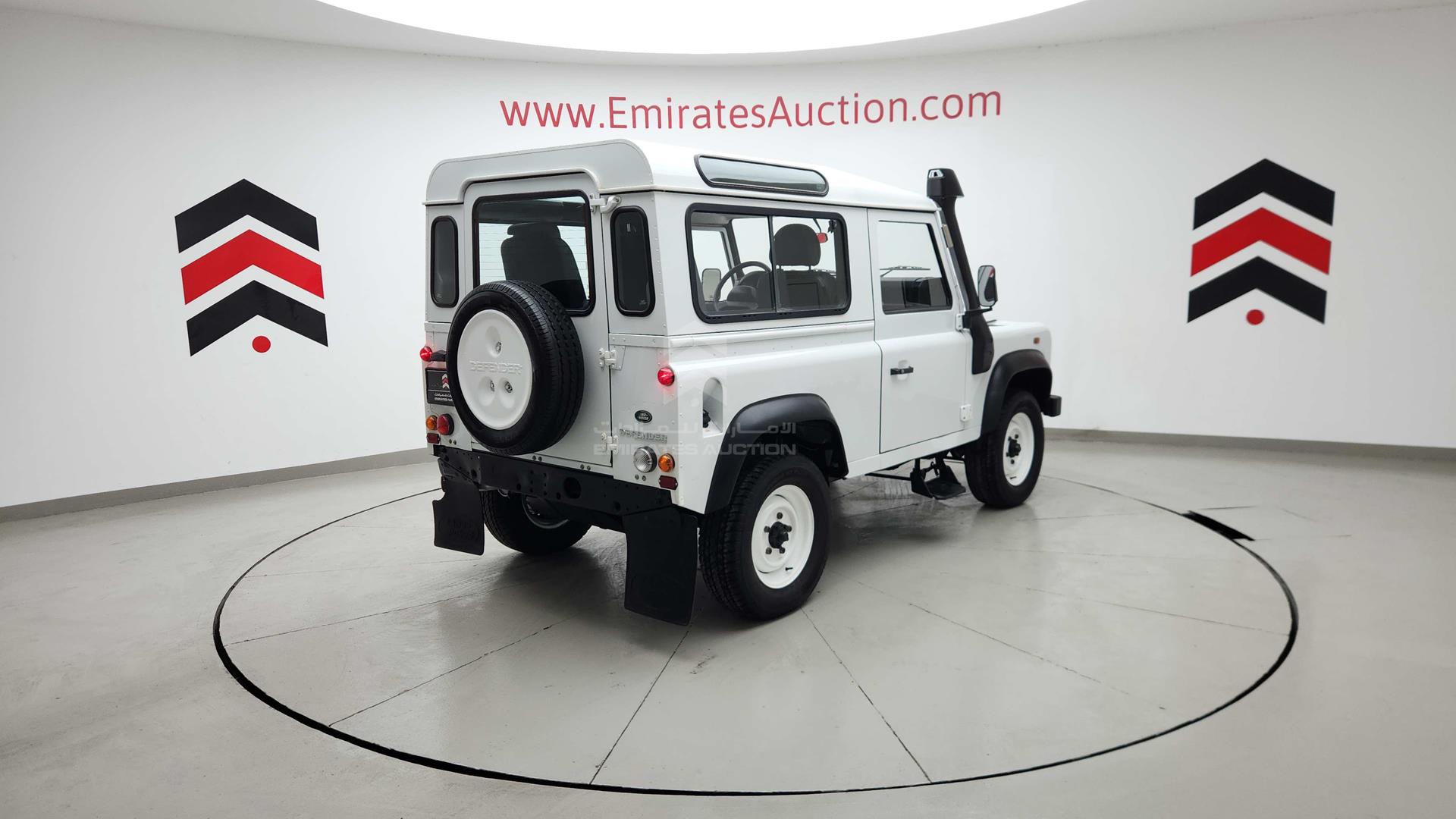 2011 LAND ROVER DEFENDER VIN: SALLDVBS8BA405450
