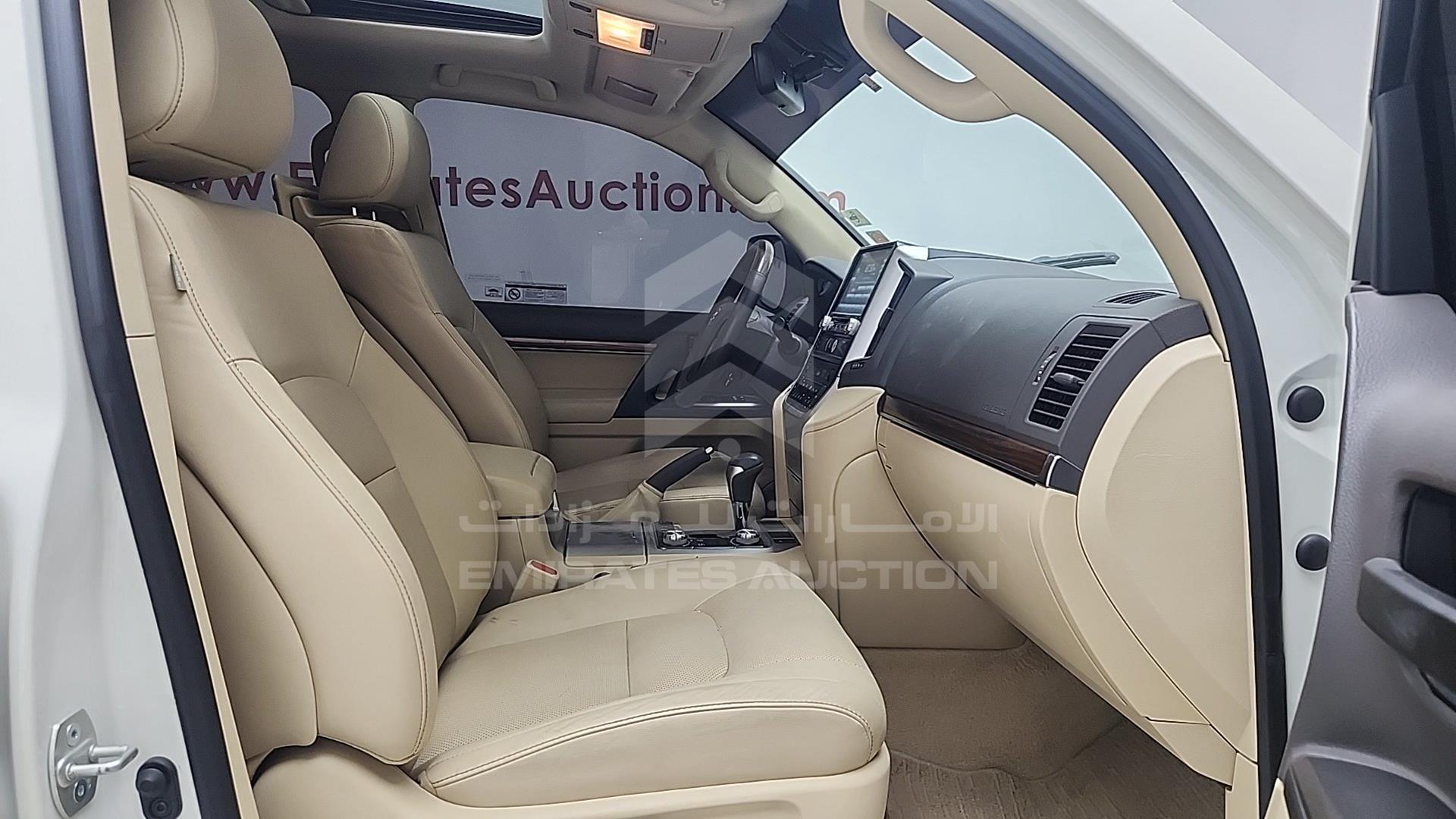 2017 TOYOTA LAND CRUISER GXR V6 VIN: JTMHU01J4H5125418
