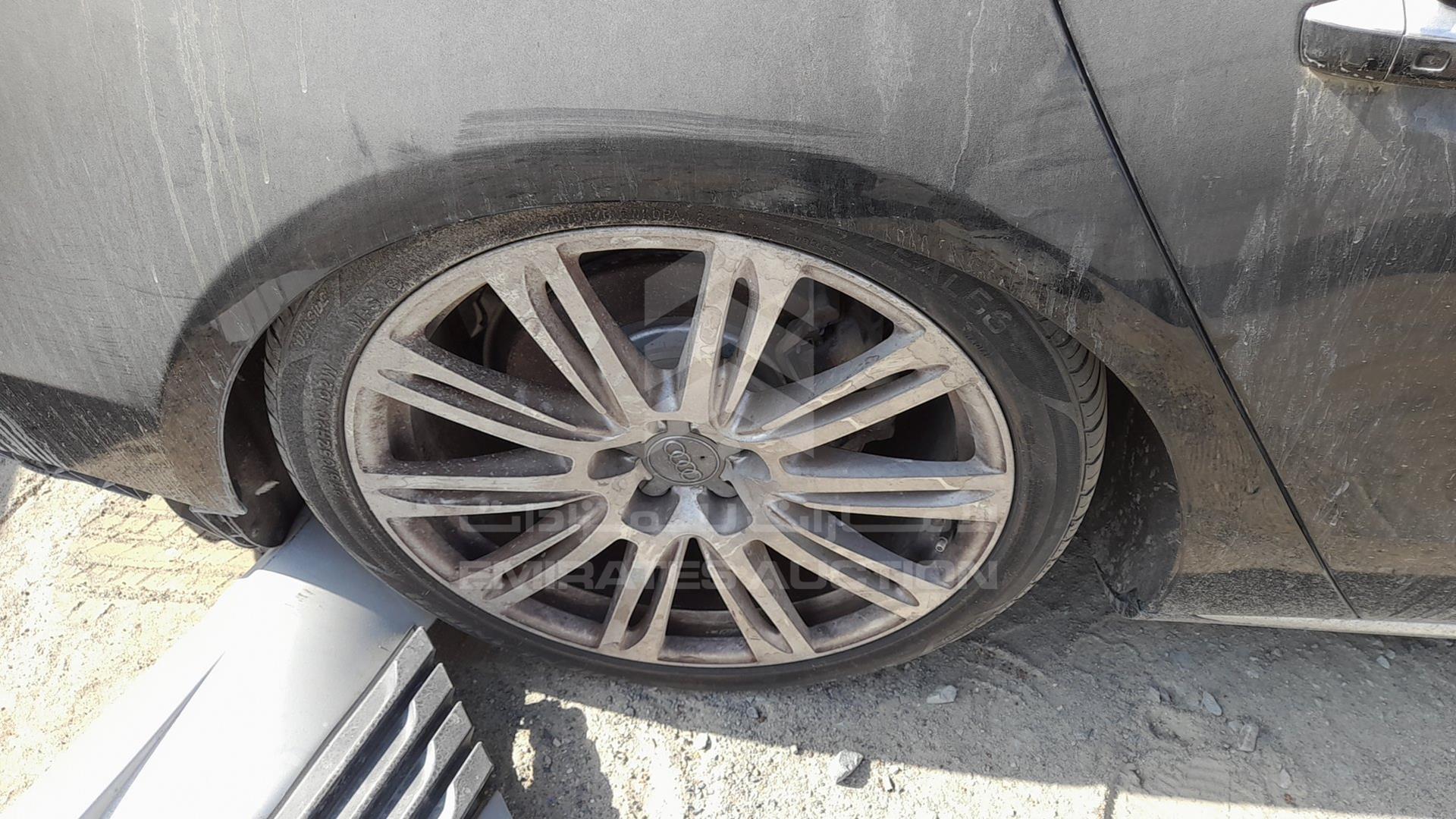2015 AUDI A8 VIN: WAUYGBFD4FN012116