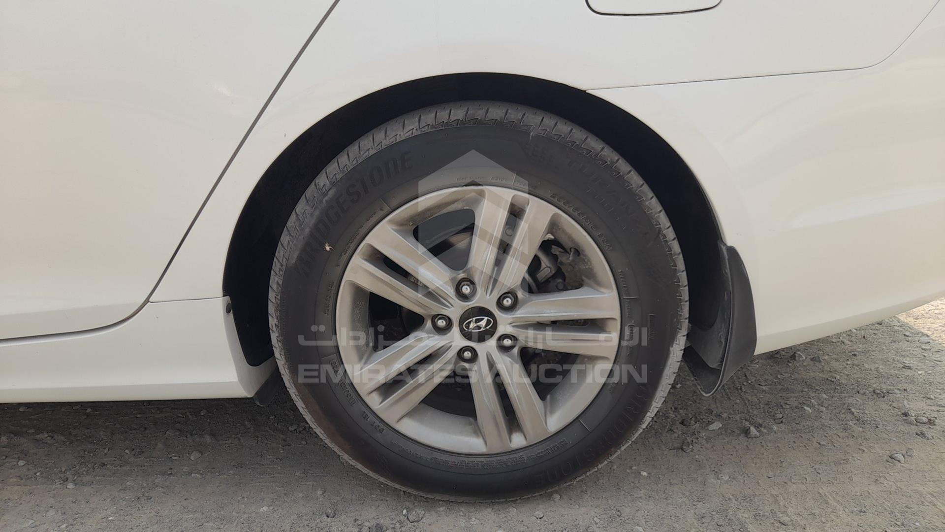 2014 HYUNDAI SONATA VIN: KMHEB41C7EA624987