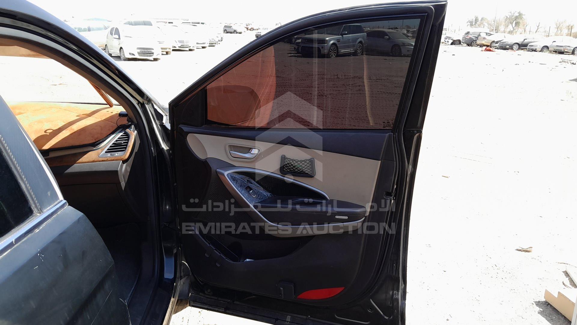 2014 HYUNDAI SANTA FE VIN: KMHSM81E7EU044966