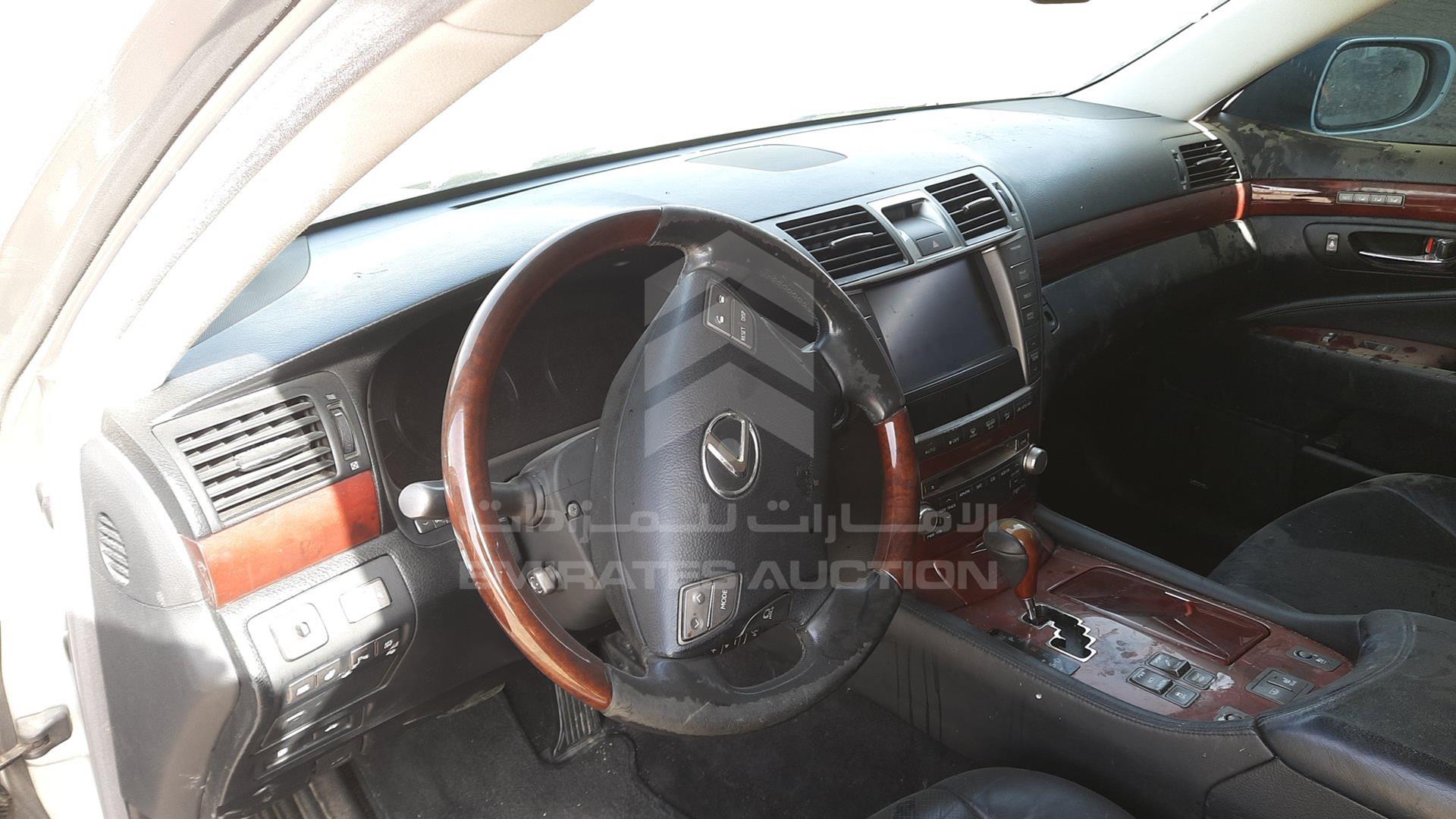 2010 LEXUS LS 460 VIN: JTHCL5EF2A5005220