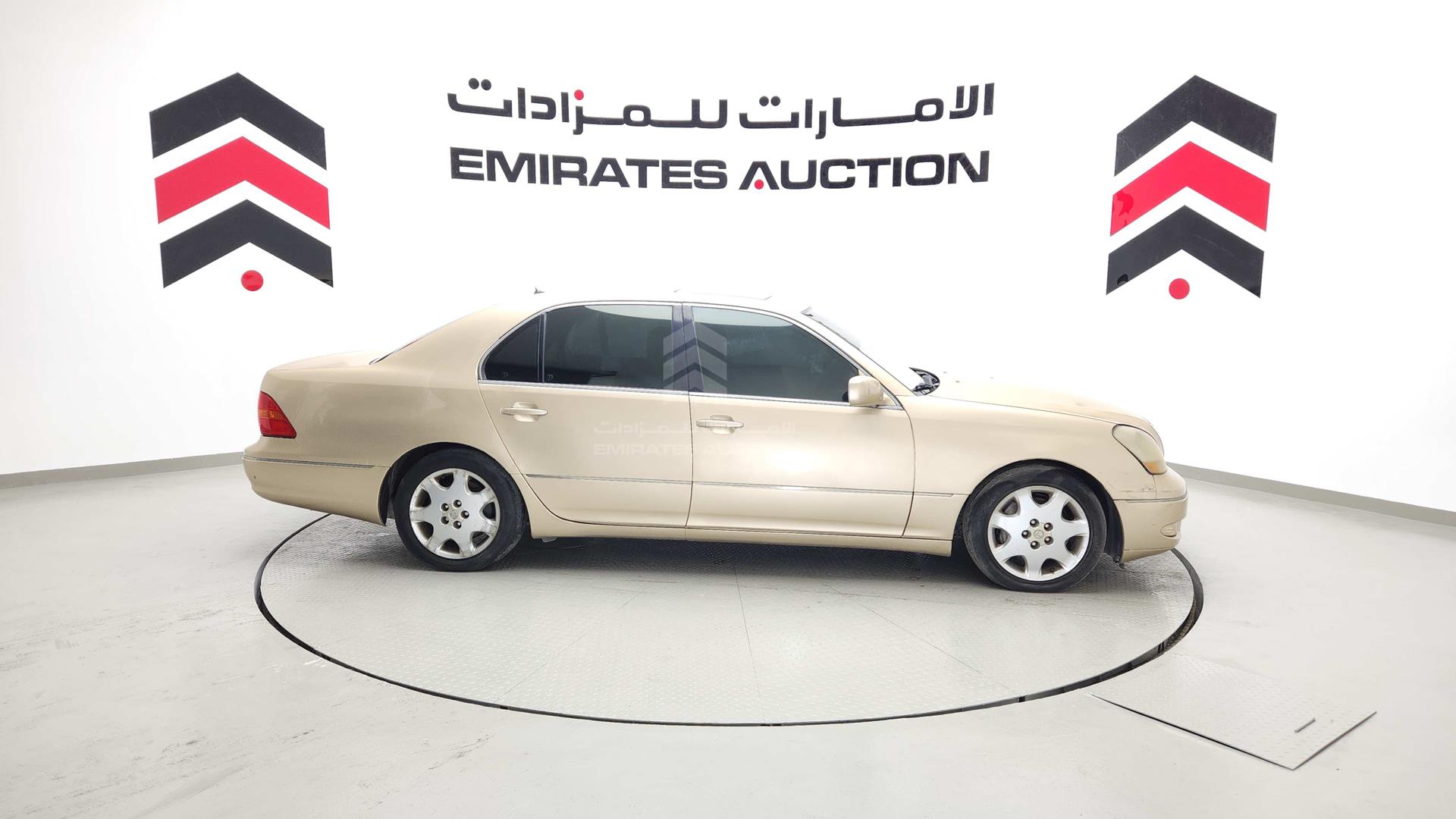 2001 LEXUS LS 430 VIN: JTHBN30FX10024631