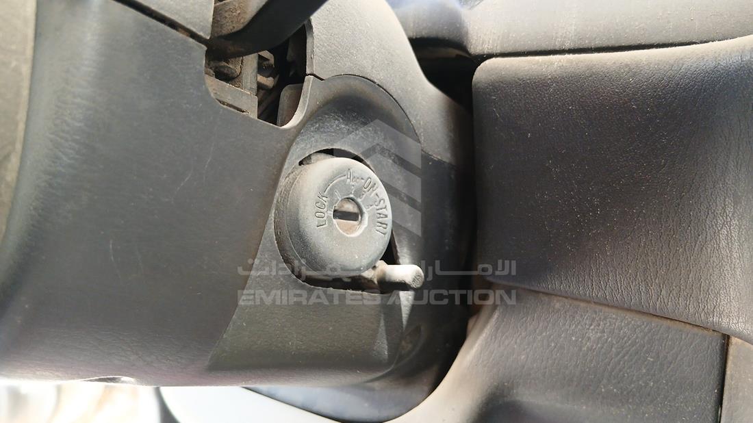 2000 Nissan Sunny — Keys — Photo 3