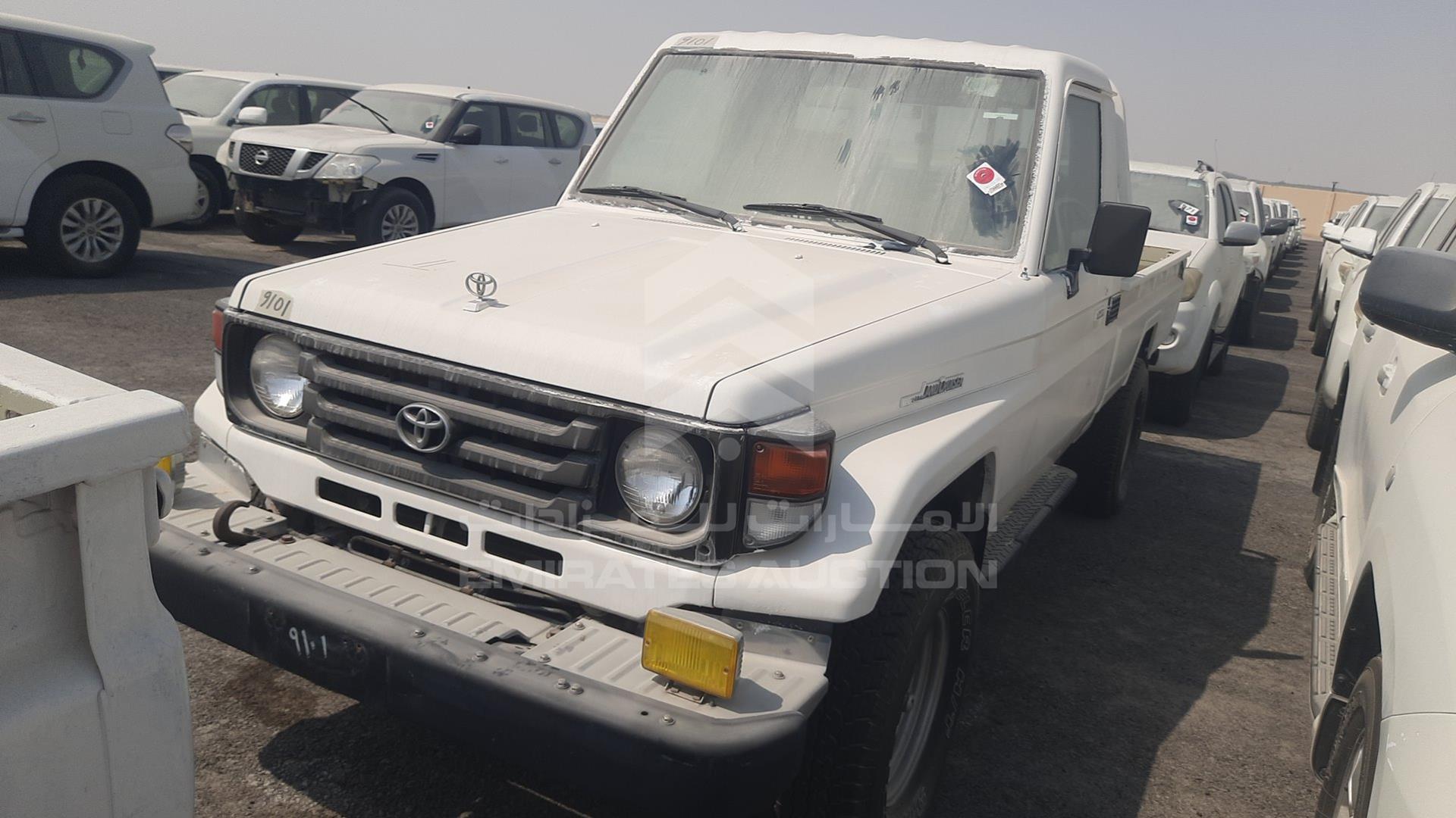 2000 TOYOTA LAND CRUISER PICKUP VIN: JTFLJ71J4Y8000999