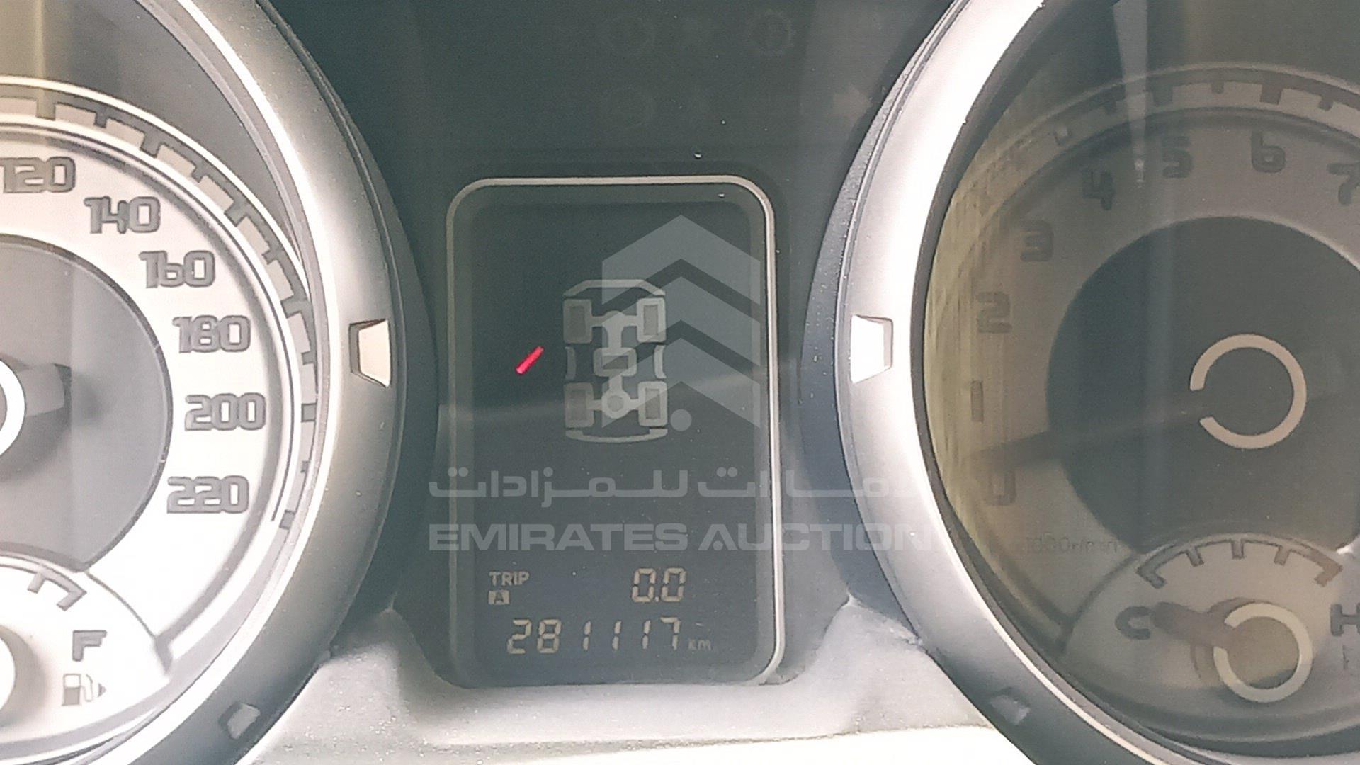 2010 MITSUBISHI PAJERO VIN: JMYLRV95WAJ715031