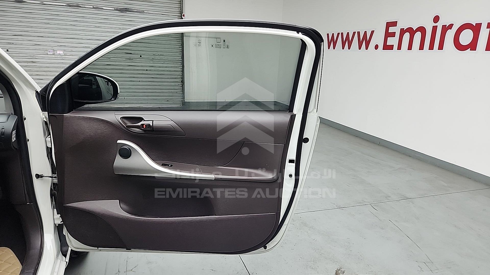 2010 TOYOTA IQ VIN: JTNML11040J028550