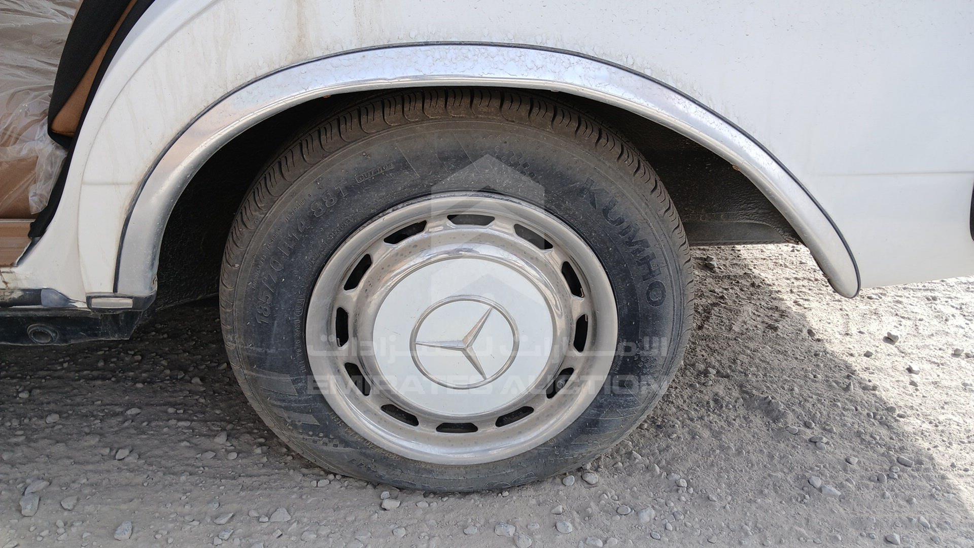 1983 MERCEDES 240D VIN: WDBAB23A6DB408137